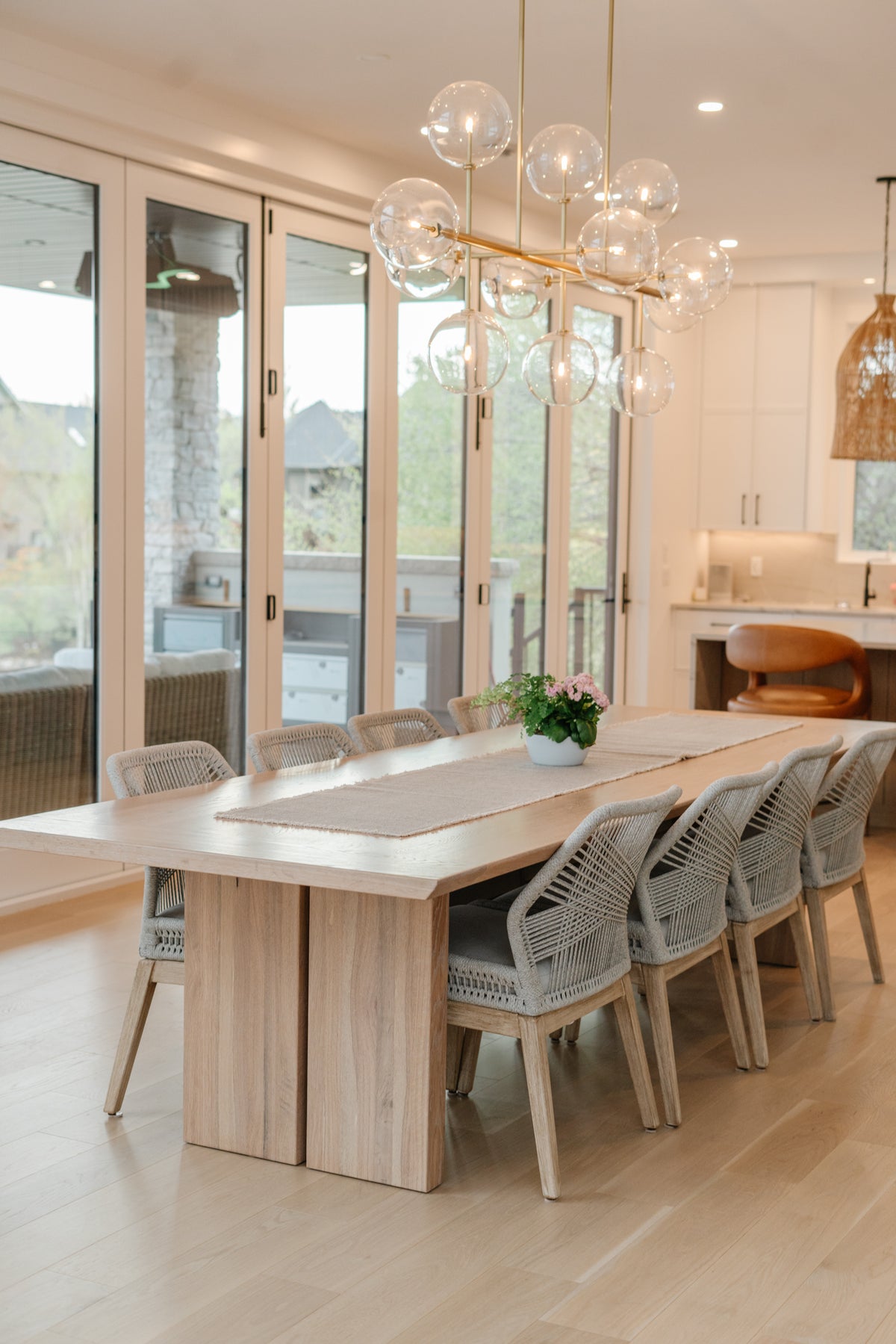 Fika Dining Table